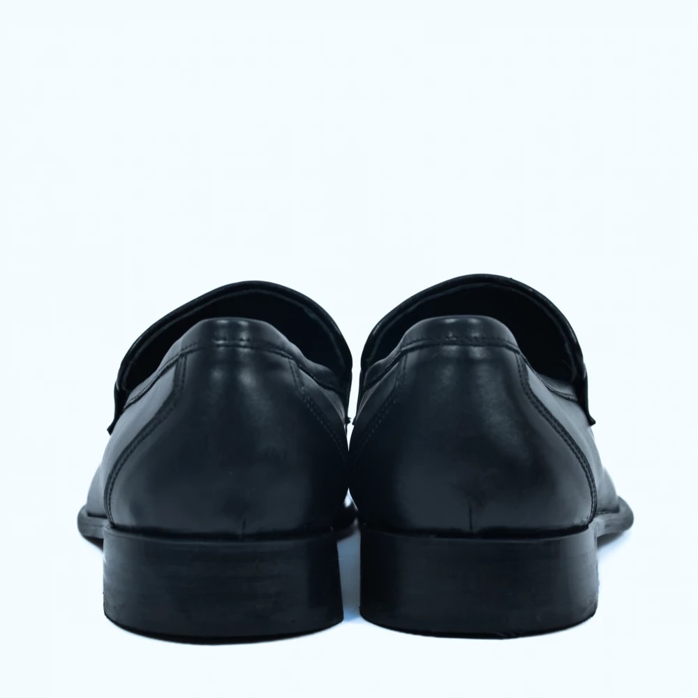Chaussure homme en vernis noir à lacets vue de profil